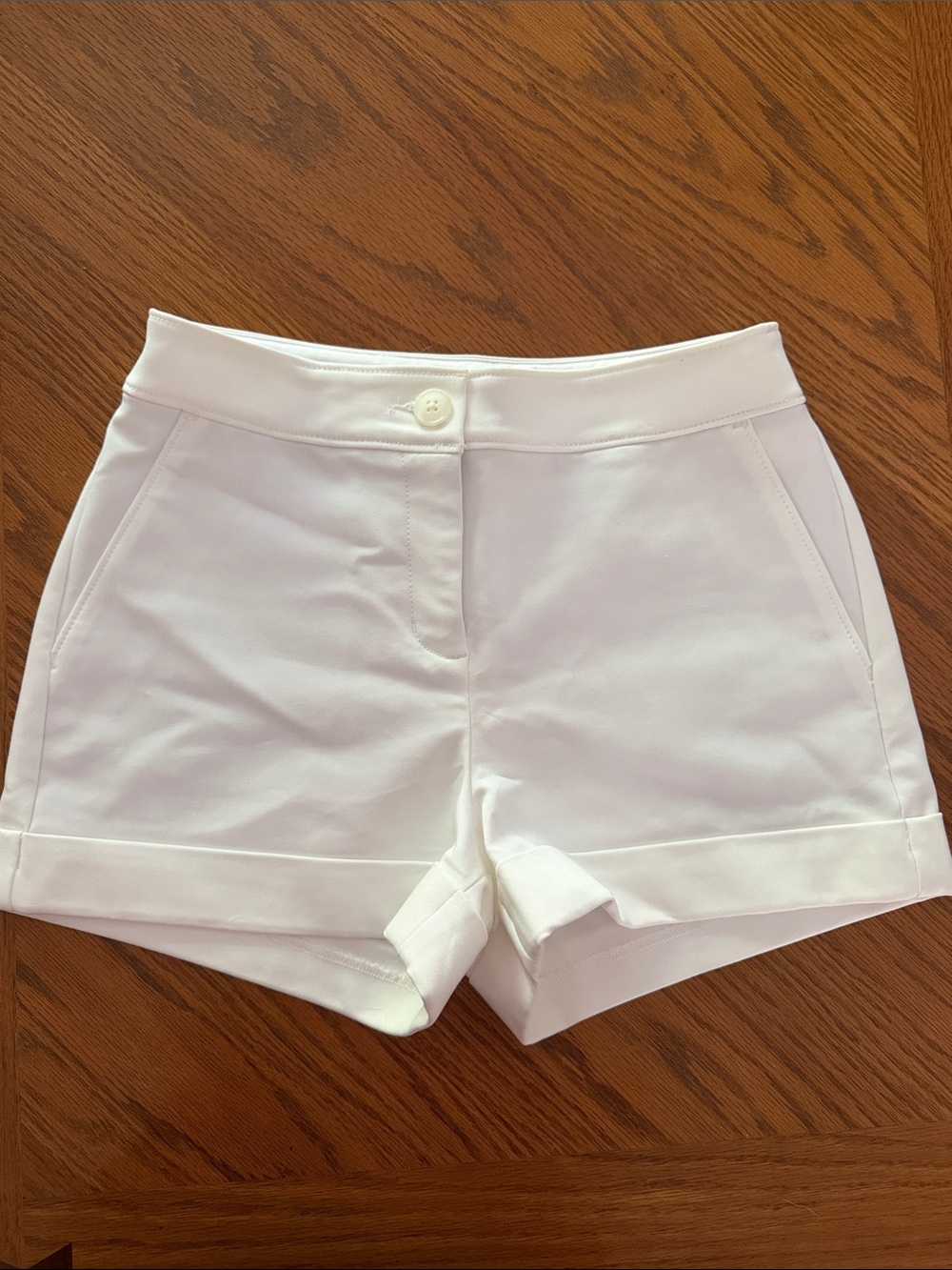 Express Mid Rise Shortie White Stretch Cuffed Shorts Size 0 NWT